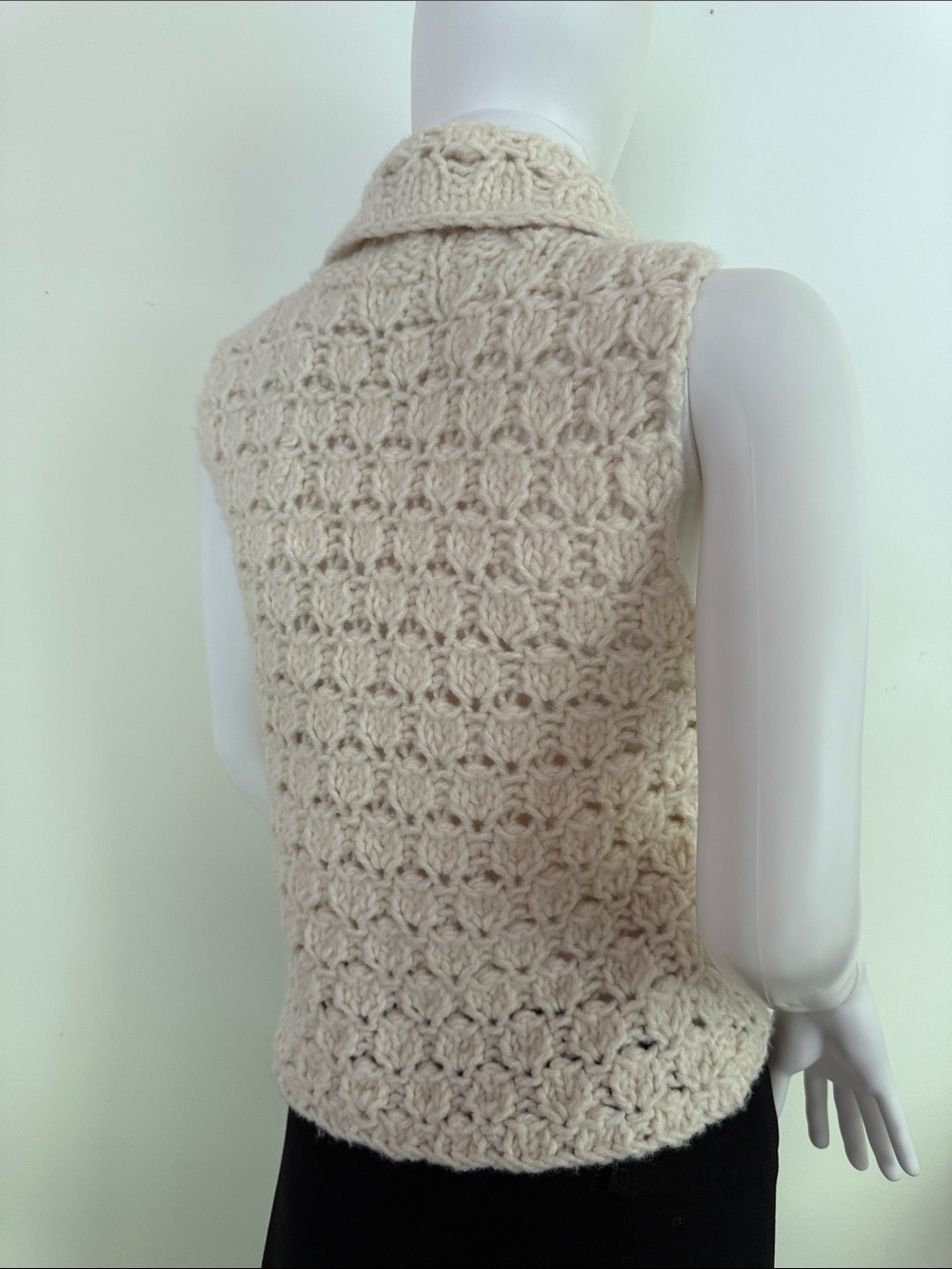 Chunky knit vest. Winter White. S
